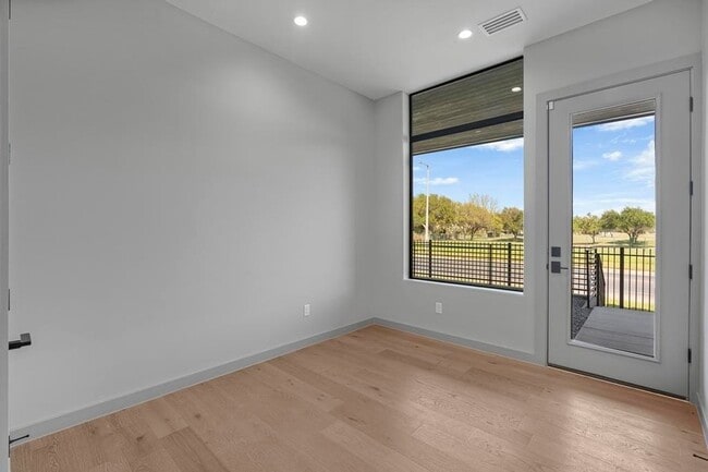 Building Photo - 8120 Stillmeadow Ct