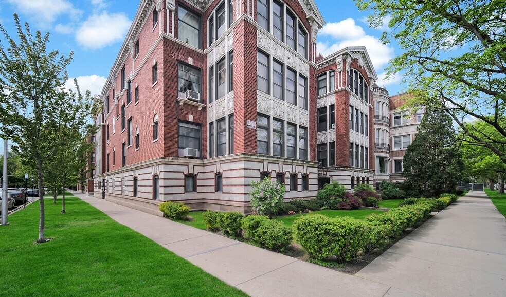 Building Photo - 5132 S Drexel Ave