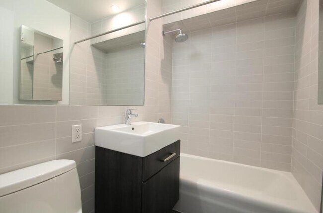 Building Photo - 2 bedroom in New York NY 10011