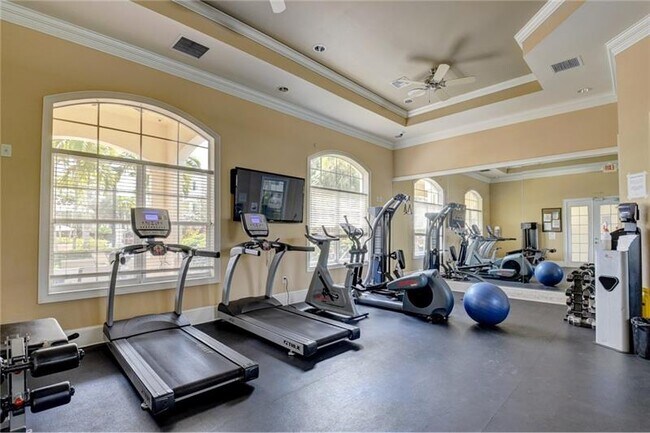 Building Photo - 9833 Baywinds Blvd