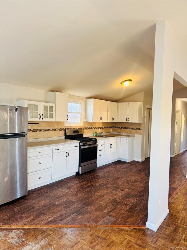 Building Photo - 164-41 108th Dr