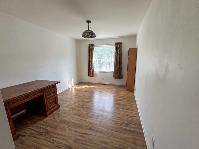 Building Photo - 2bed/1bath Louisa Rental