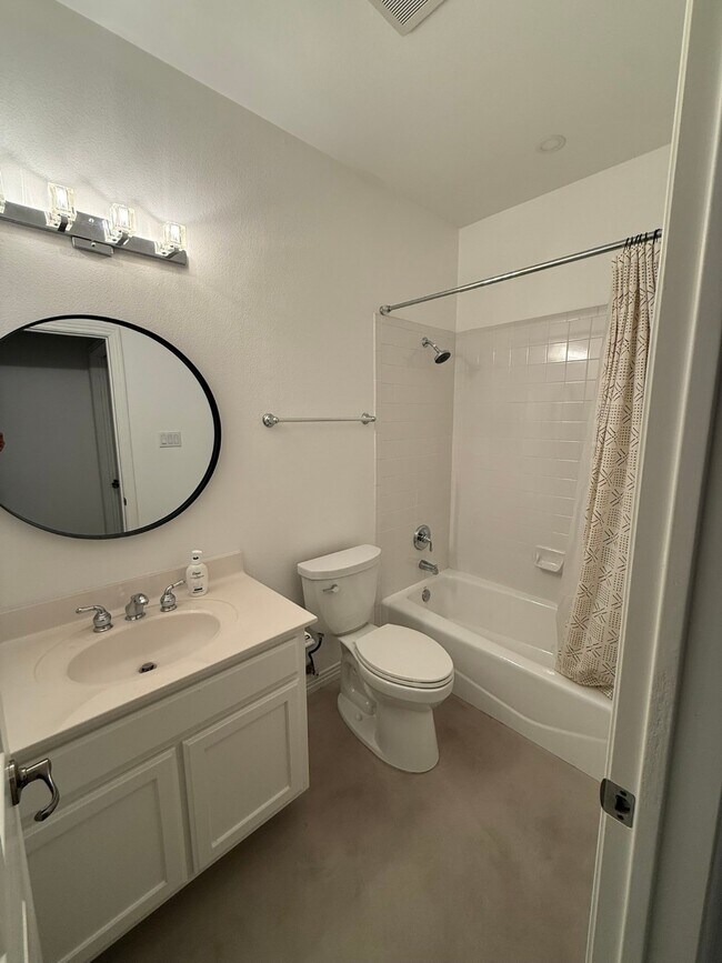 Building Photo - 10630 Morado Cir