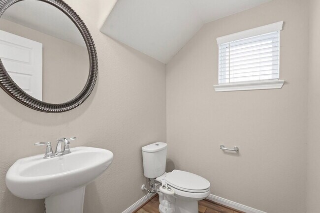 Building Photo - 1516 Lakeline Oak Dr