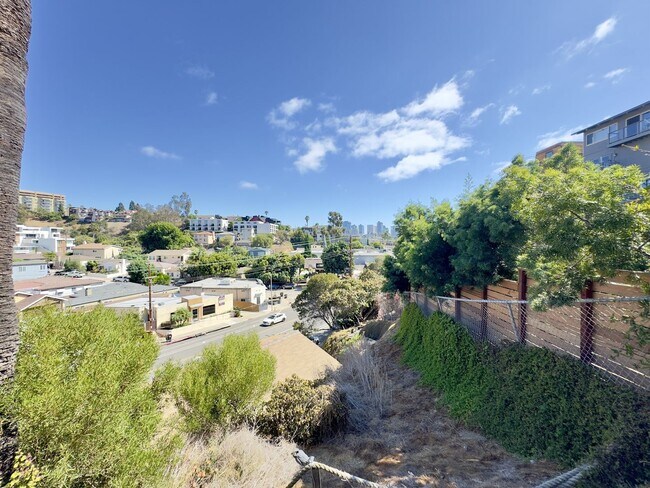 Building Photo - Reynard Way