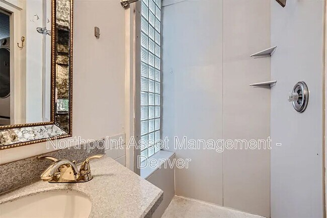 Building Photo - Newly Renovated Single Family Home | 1 BR/1BA | Fireplace!