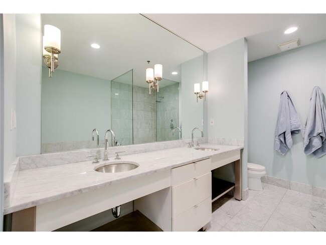 Building Photo - 408 N 1st St