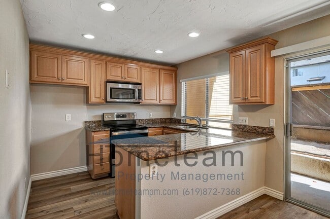 Building Photo - 2 BR/ 2 BA 894 SQFT CONDO IN MISSION VALLE...