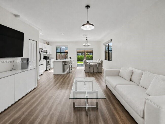 Building Photo - 25545 SW 109th Ave