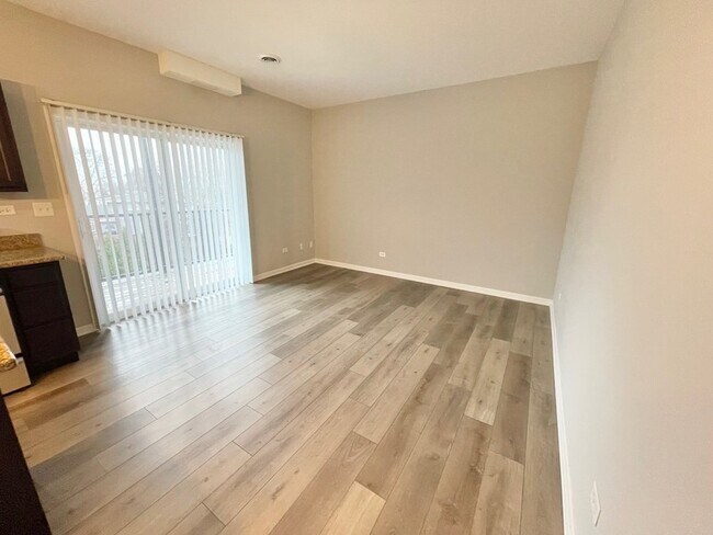 Building Photo - 811 E Main St