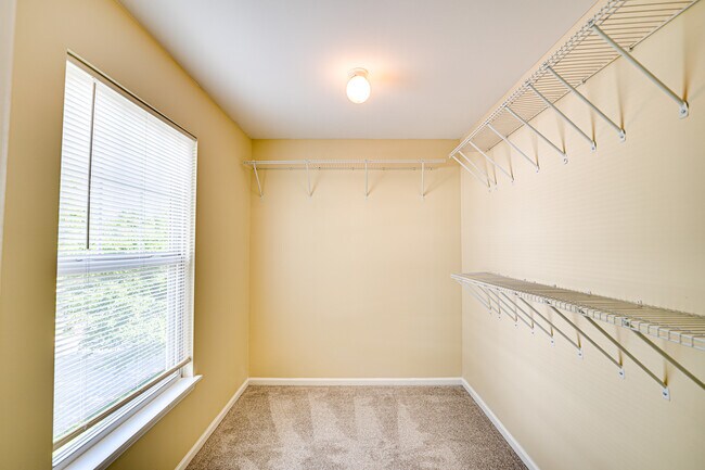 Building Photo - 3147 Saganashkee Ln