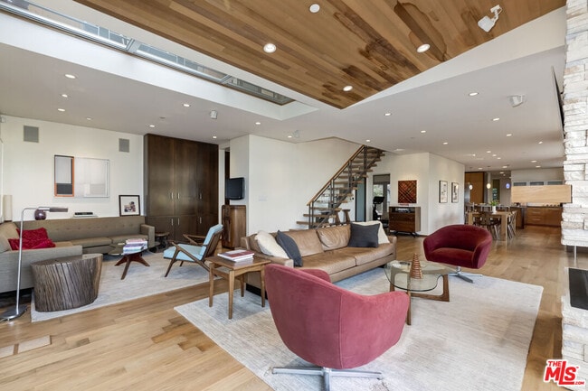 Building Photo - 1625 N Crescent Heights Blvd