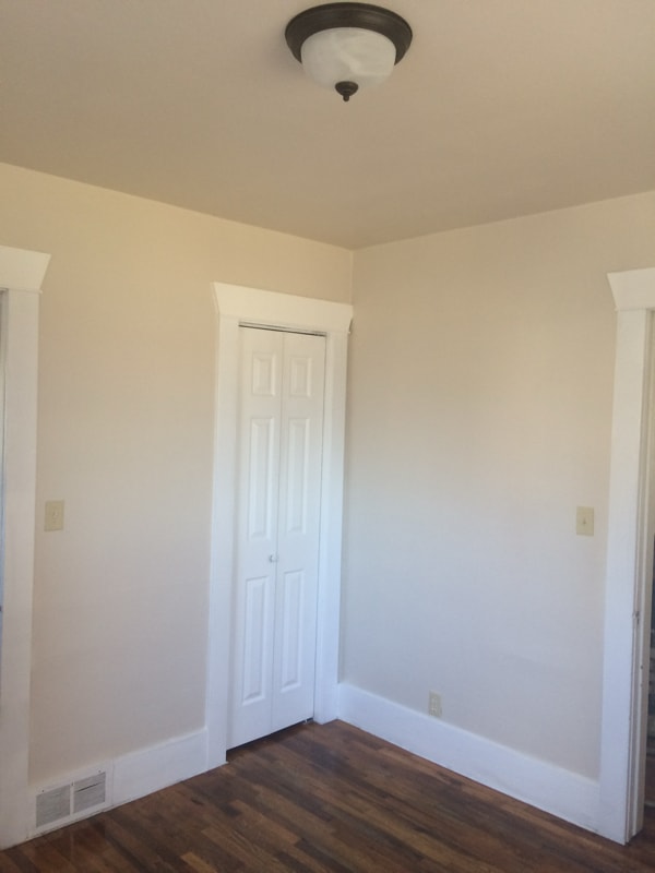 Building Photo - 415 6th St S