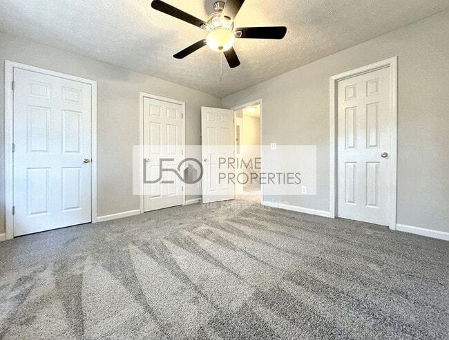 Building Photo - 5916 Dogwood Manor