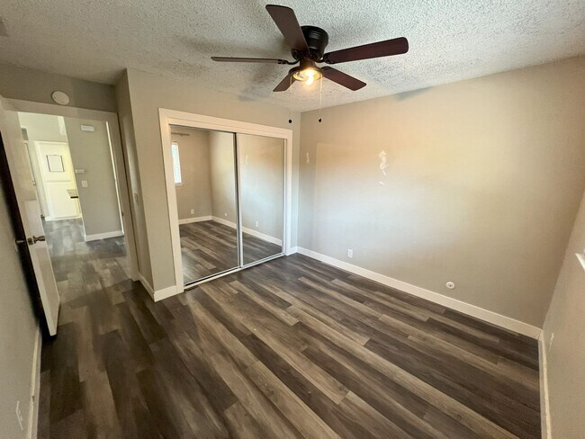 Building Photo - SAC T 4824 - 4826