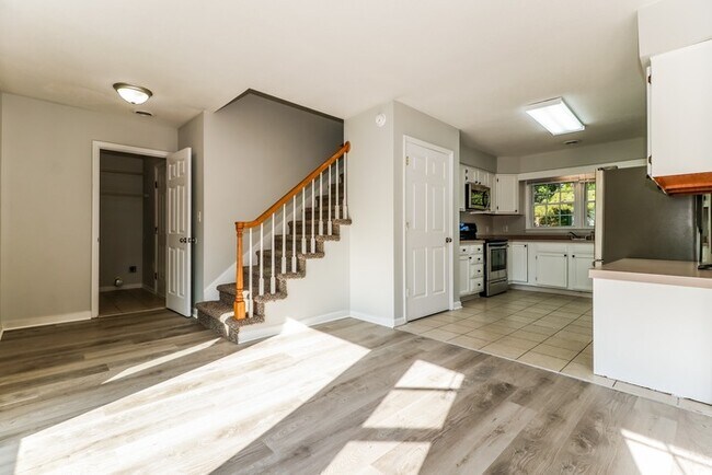 Building Photo - Beautiful 4 Bedroom in Myrtle Beach!