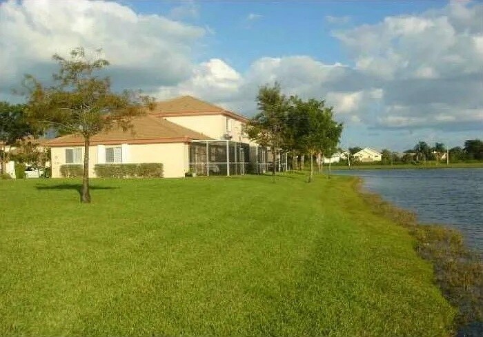 Building Photo - 503 NW 208th Ter