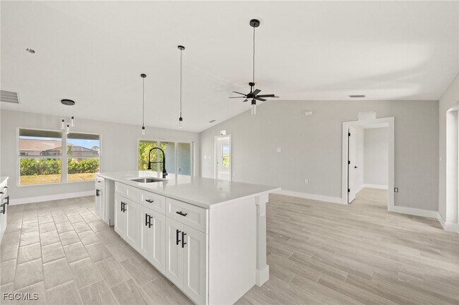 Building Photo - 1422 NE 19th Pl