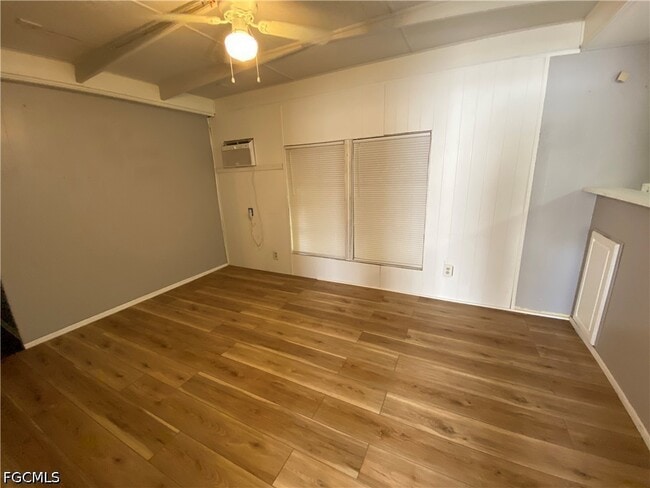 Building Photo - 2210 Cantor Ln