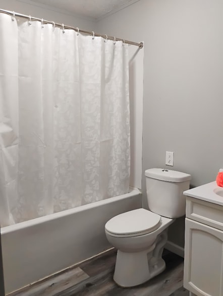 Building Photo - 777 E Yerby St