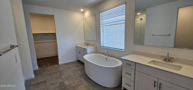 Building Photo - 5050 W Hunter Trl