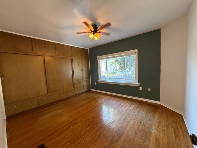 Building Photo - Charming 3 Bedroom, 1 Bath Home in the Swa...