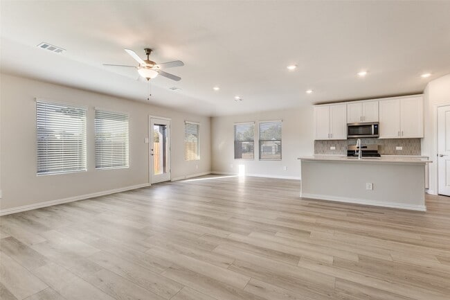 Building Photo - 203 Whitlow Dr