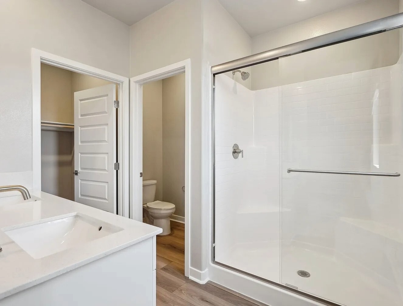 2nd bed en suite bath - 1475 Sandbar Ln