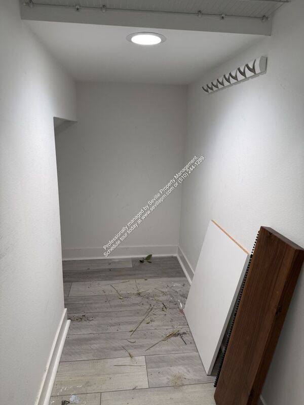 Building Photo - 1922 Willow St