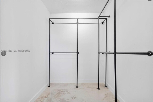 Building Photo - 2575 S Bayshore Dr