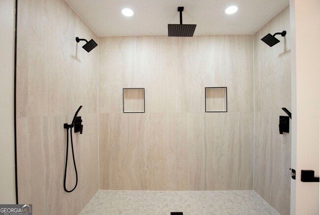 Building Photo - 2095 Uniwattee Trail SE