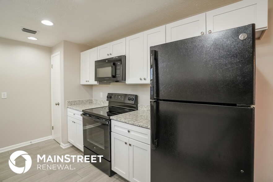 Building Photo - 970 Dostie Cir