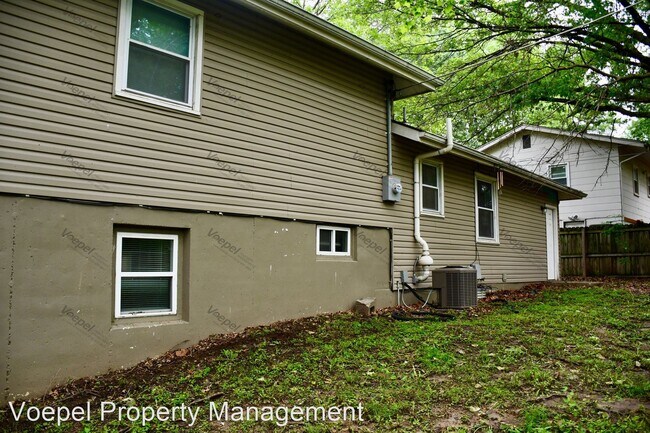 Building Photo - 3 br, 2 bath House - 3107 N.E. 67th St.