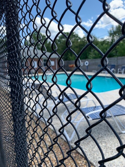 seasonal pool - 51 Warren St