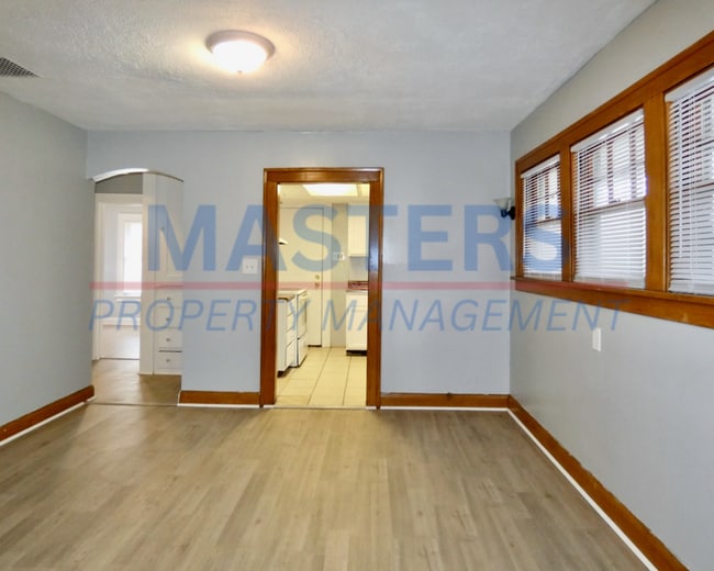 Building Photo - 1133 Parkside Blvd