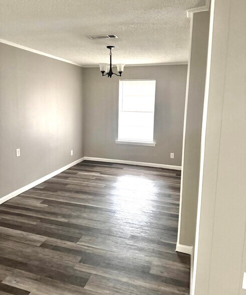 Building Photo - 109 Wildwood Dr