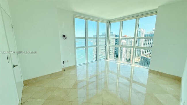 Building Photo - 950 Brickell Bay Dr