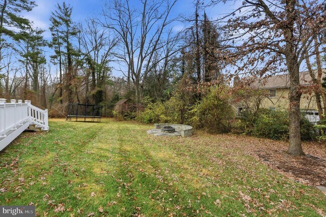 Building Photo - 6616 Beverly Ave