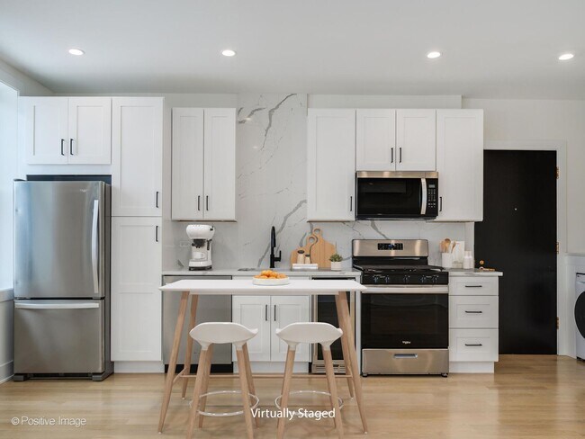 Building Photo - 133-143 Vine Ave