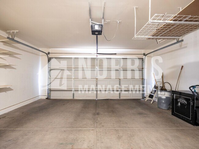 Building Photo - Beautiful Remodeled Home with 3 Rooms
