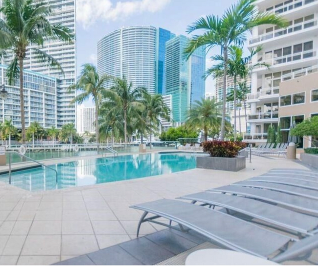 Building Photo - 901 Brickell Key Blvd