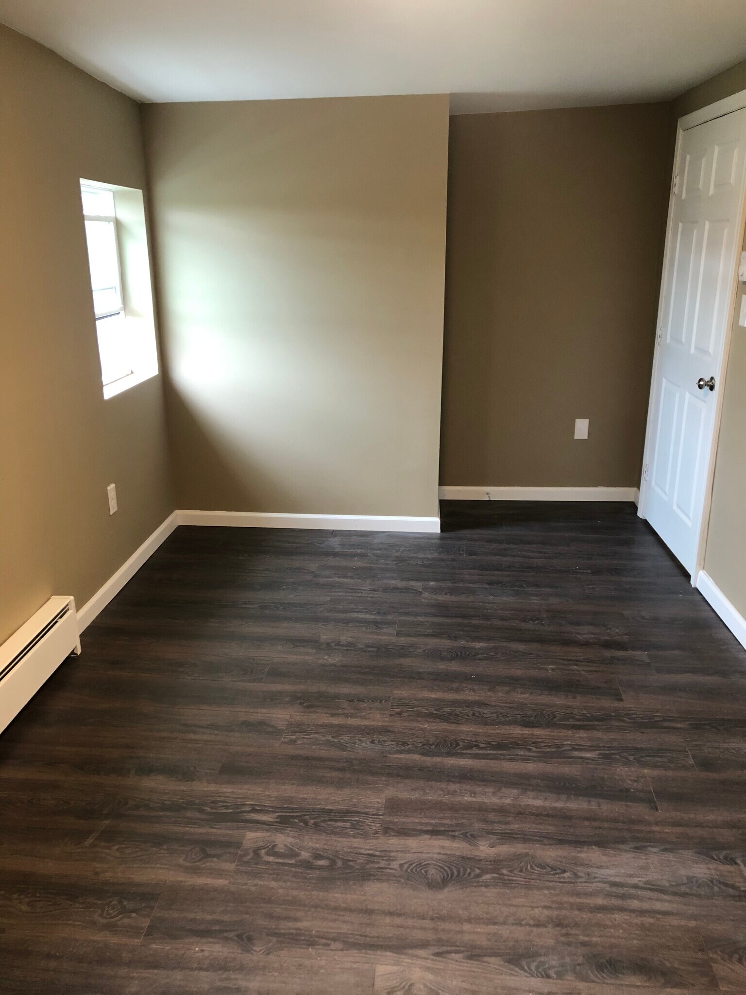 Building Photo - 355 S Hokendauqua Dr