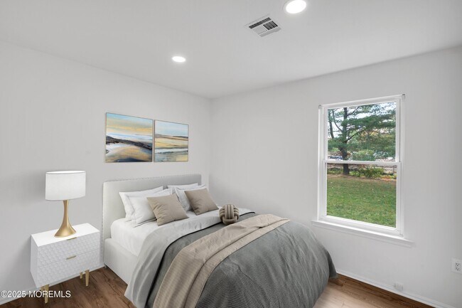 Building Photo - 9 Ambrose Ln