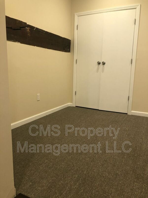 Building Photo - 36 W Front St