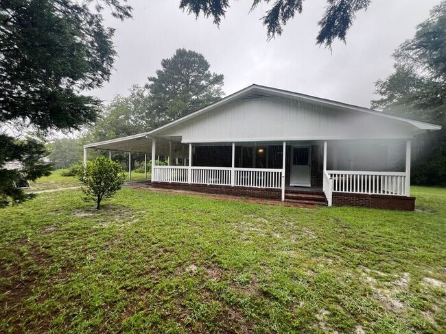 Building Photo - Country Cottage In Central Wilmington! 3 B...