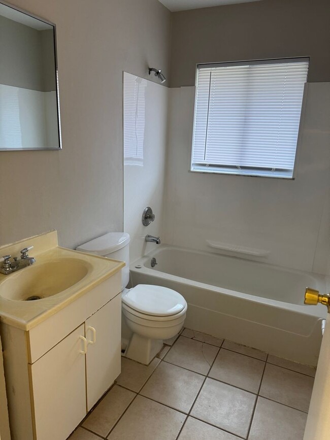 Building Photo - 3 Bedroom Single Family Home in Gahanna