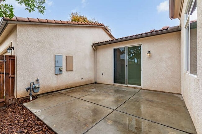 Building Photo - Great Harlan Ranch Home! Don't miss out!