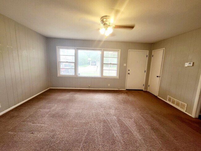 Building Photo - 3208 42nd St