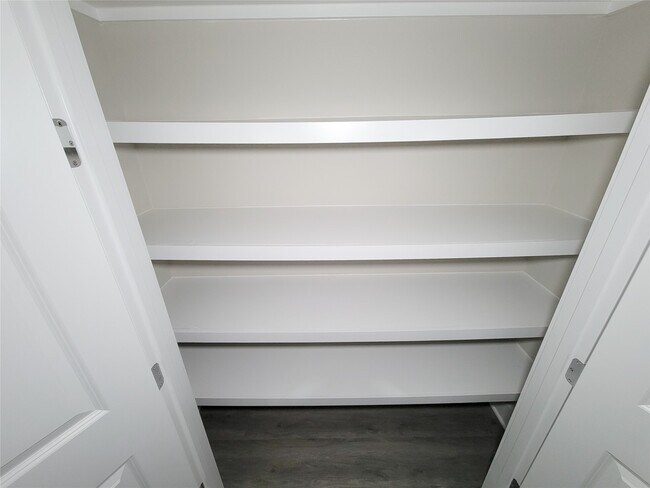 Building Photo - 8014 Huntington Spgs Ln