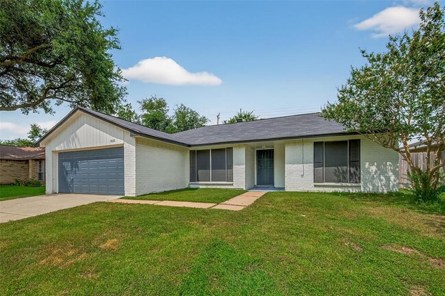 Building Photo - 10606 Forest Leaf Dr
